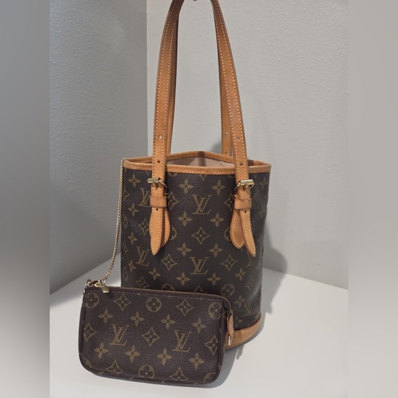 Louis Vuitton Handbags - LOUIS VUITTON Petit Bucket PM Monogram with Pouch- Excellent condition